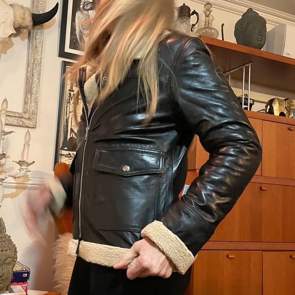 Leather aviator jacket with faux shearling - Picture 12 of 13